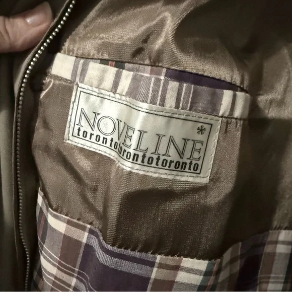 Vintage Olive Trench Coat with Purple Plaid Lining Detachable Insert & Collar - Picture 12 of 16